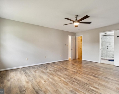 14842 Crotona Court - Photo Thumbnail 20