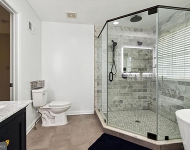 14842 Crotona Court - Photo Thumbnail 22