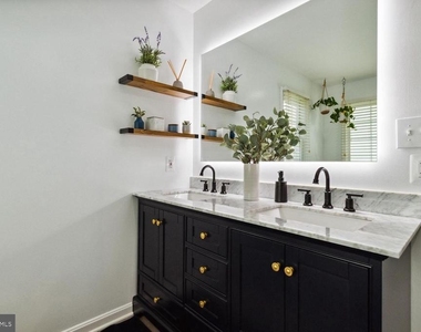 14842 Crotona Court - Photo Thumbnail 21