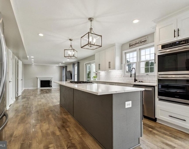 14842 Crotona Court - Photo Thumbnail 12