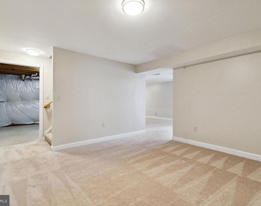 14842 Crotona Court - Photo Thumbnail 40