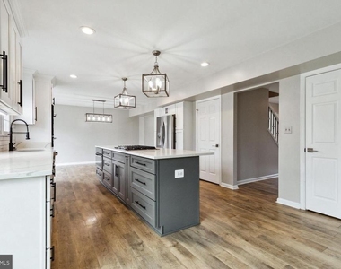 14842 Crotona Court - Photo Thumbnail 9