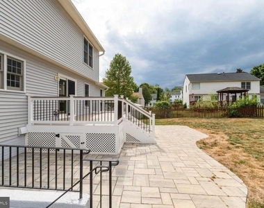 14842 Crotona Court - Photo Thumbnail 46