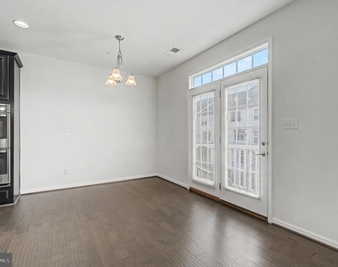 7458 Brunson Circle - Photo Thumbnail 10