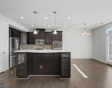 7458 Brunson Circle - Photo Thumbnail 7