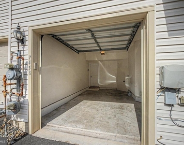 7458 Brunson Circle - Photo Thumbnail 25
