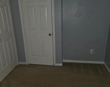 9250 Niki Place - Photo Thumbnail 7