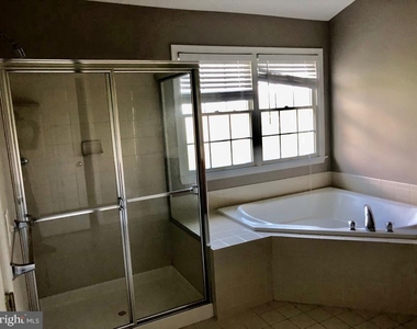 20084 Boxwood Place - Photo Thumbnail 12