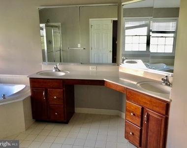 20084 Boxwood Place - Photo Thumbnail 11