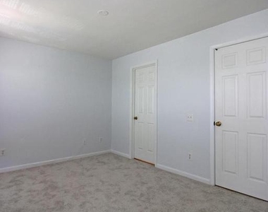 21783 Baldwin Square - Photo Thumbnail 12