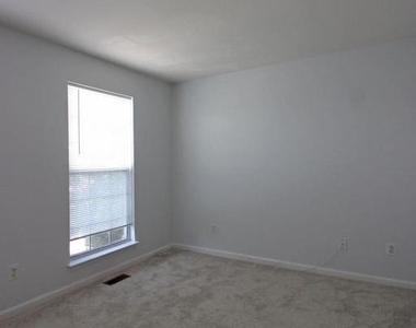 21783 Baldwin Square - Photo Thumbnail 11
