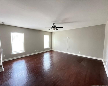96 Castlebay Drive - Photo Thumbnail 5