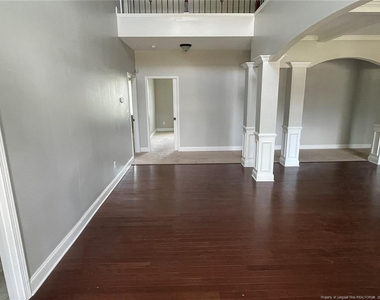 96 Castlebay Drive - Photo Thumbnail 3