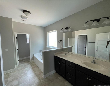 96 Castlebay Drive - Photo Thumbnail 29