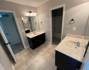 96 Castlebay Drive - Photo Thumbnail 10