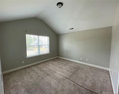 96 Castlebay Drive - Photo Thumbnail 17