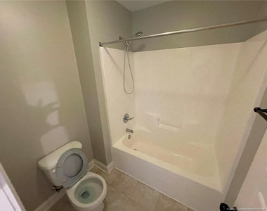 96 Castlebay Drive - Photo Thumbnail 9