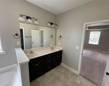 96 Castlebay Drive - Photo Thumbnail 26