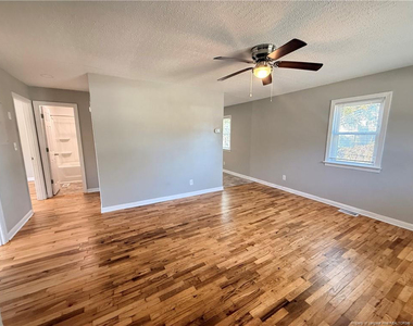 405 Laura Court - Photo Thumbnail 1