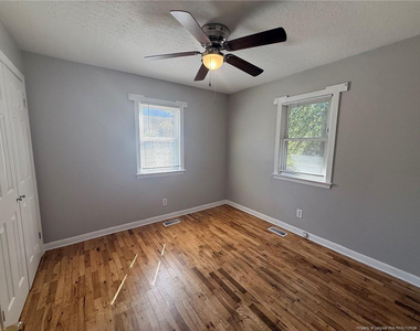 405 Laura Court - Photo Thumbnail 4