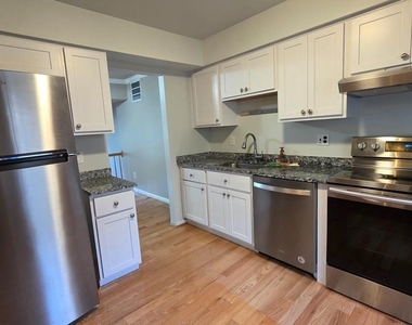 9529 Cherry Oak Court - Photo Thumbnail 6
