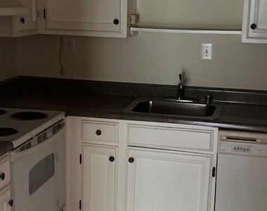 7700 Tremayne Place - Photo Thumbnail 8