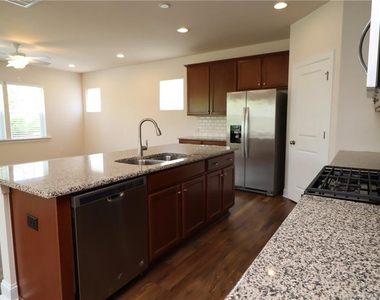 1065 Canyon Shadows Court - Photo Thumbnail 8