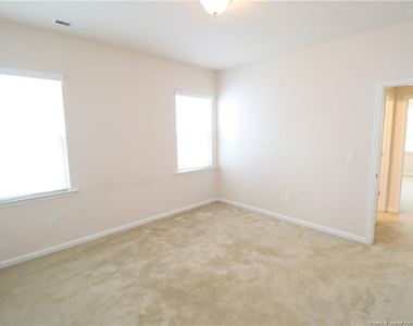 1065 Canyon Shadows Court - Photo Thumbnail 34