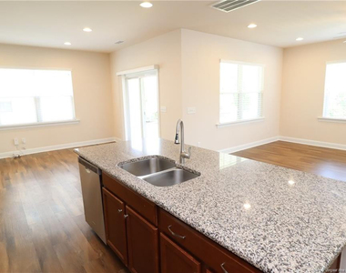1065 Canyon Shadows Court - Photo Thumbnail 10
