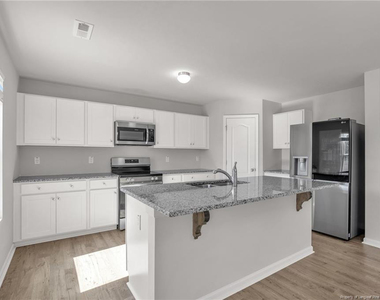 204 Hornet Drive - Photo Thumbnail 8
