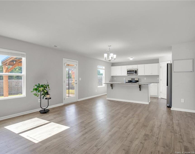 204 Hornet Drive - Photo Thumbnail 6