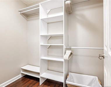 3332 Harbour Pointe Place - Photo Thumbnail 18
