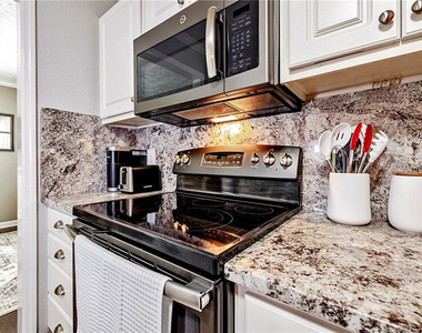 3332 Harbour Pointe Place - Photo Thumbnail 7
