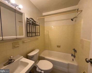 6641 Wakefield Drive - Photo Thumbnail 10