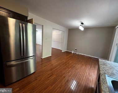 7344 Rhondda Drive - Photo Thumbnail 11