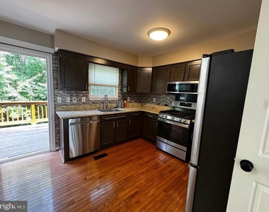 7344 Rhondda Drive - Photo Thumbnail 10