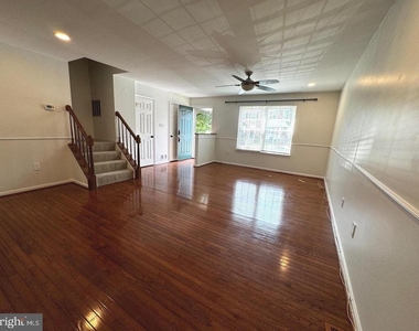 7344 Rhondda Drive - Photo Thumbnail 5