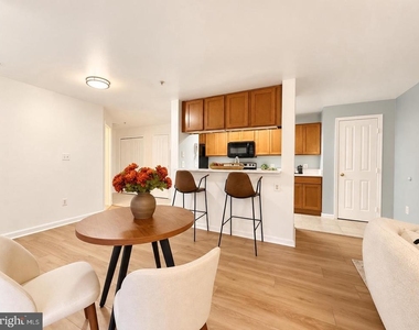 4104 Monument Court - Photo Thumbnail 4
