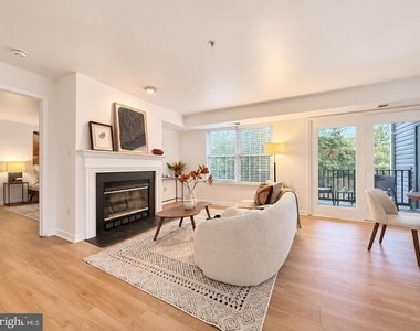 4104 Monument Court - Photo Thumbnail 5