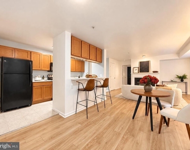 4104 Monument Court - Photo Thumbnail 9