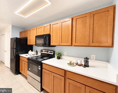 4104 Monument Court - Photo Thumbnail 2