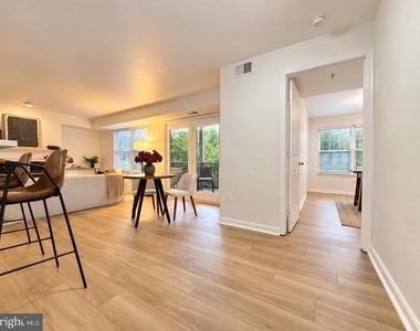 4104 Monument Court - Photo Thumbnail 10