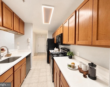 4104 Monument Court - Photo Thumbnail 1