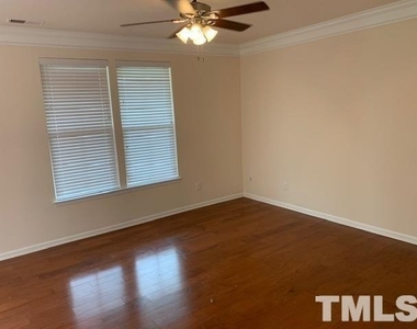 2504 Historic Circle - Photo Thumbnail 3