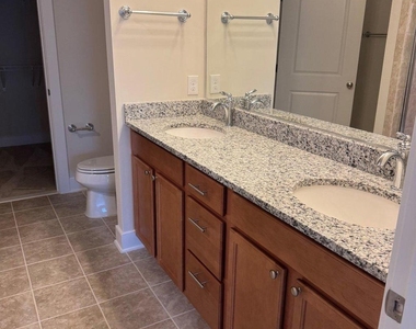 2903 Bleeker Street - Photo Thumbnail 7