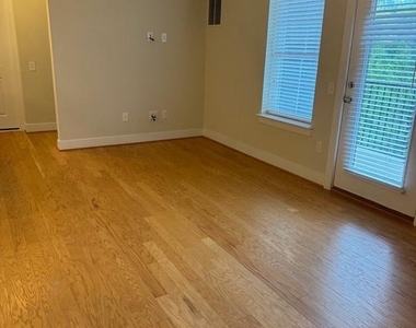 2903 Bleeker Street - Photo Thumbnail 5