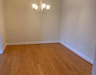 2903 Bleeker Street - Photo Thumbnail 4