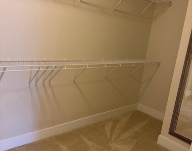 2903 Bleeker Street - Photo Thumbnail 11