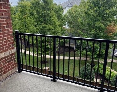 2903 Bleeker Street - Photo Thumbnail 13