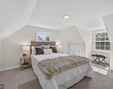 6010 Bangor Drive - Photo Thumbnail 24